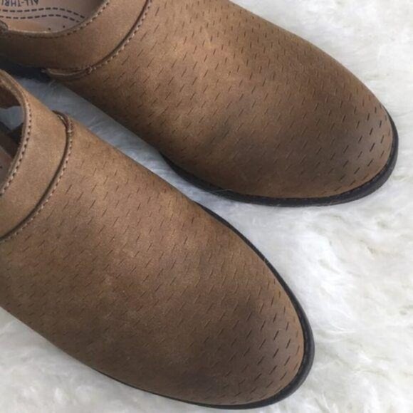 New Natural Soul Tally Olive Ankle Strap Shoes Size 8.5 M - Picture 4 of 7